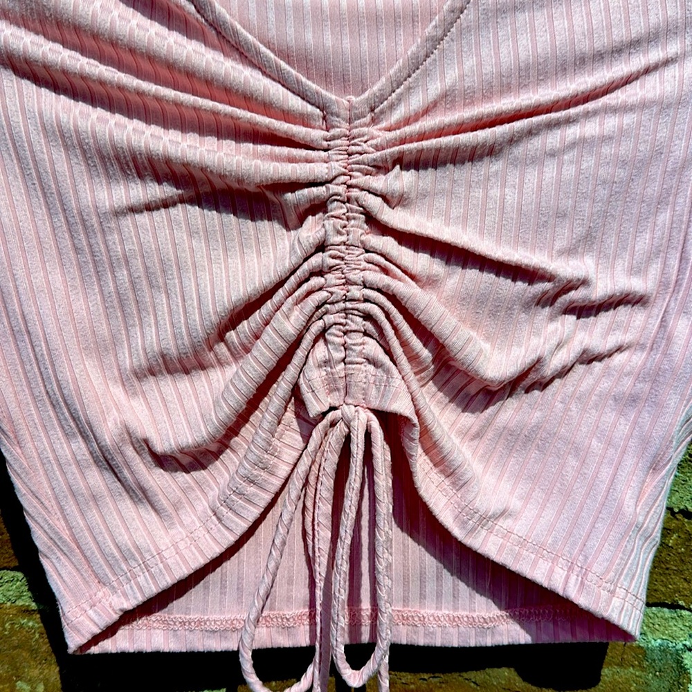 Pink Ruched Crop - Picture 3 of 3